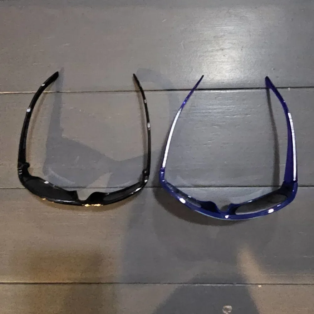 Unisex Active Wear Black & Blue Full Rim UV Protectant kids Sunglasses